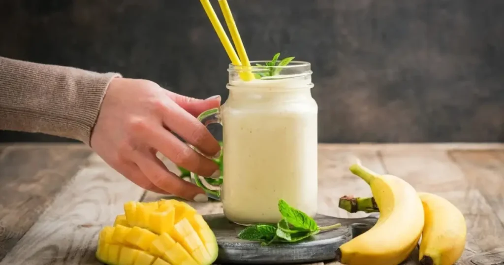 mango pineapple smoothie